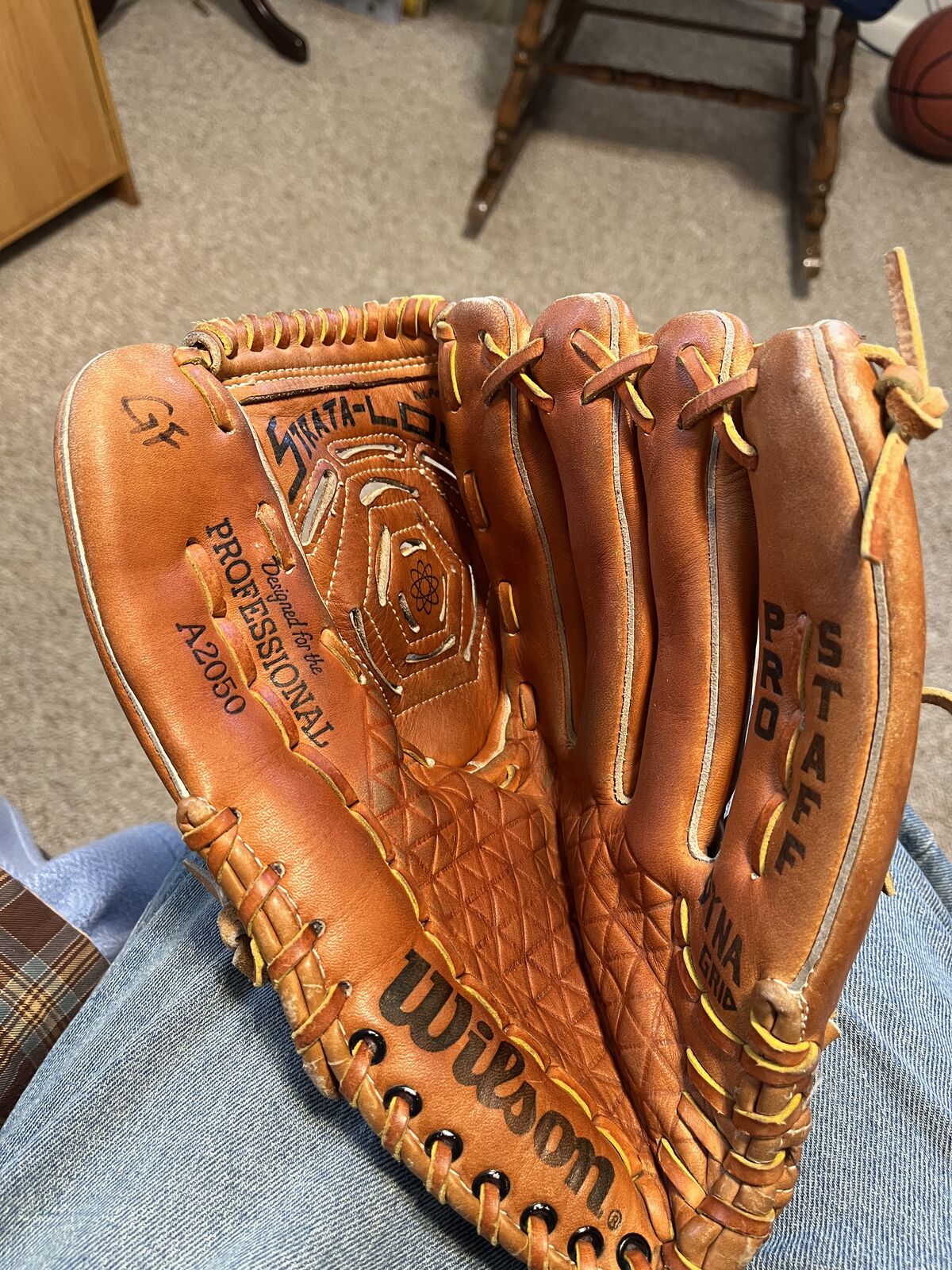Wilson A2050 Right throw Baseball Glove