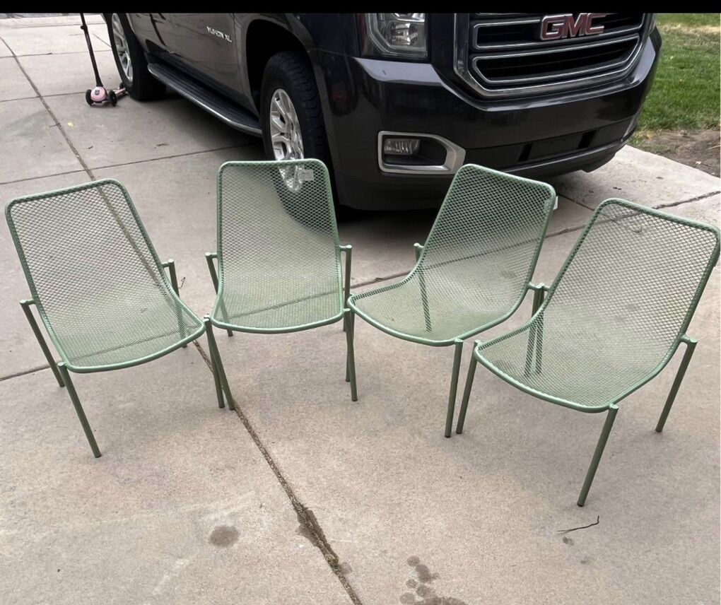 CK Home Bucknell Modern Iron Outdoor 4-Chair