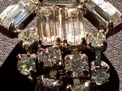 Vintage Clear Rhinestone Baguette & Round Cut Brooch Pin - Elegant Sparkle Jewelry