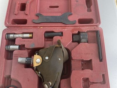 Tradesman 8400 Air Palm Nailer Kit - Power Tool Specialists - Used