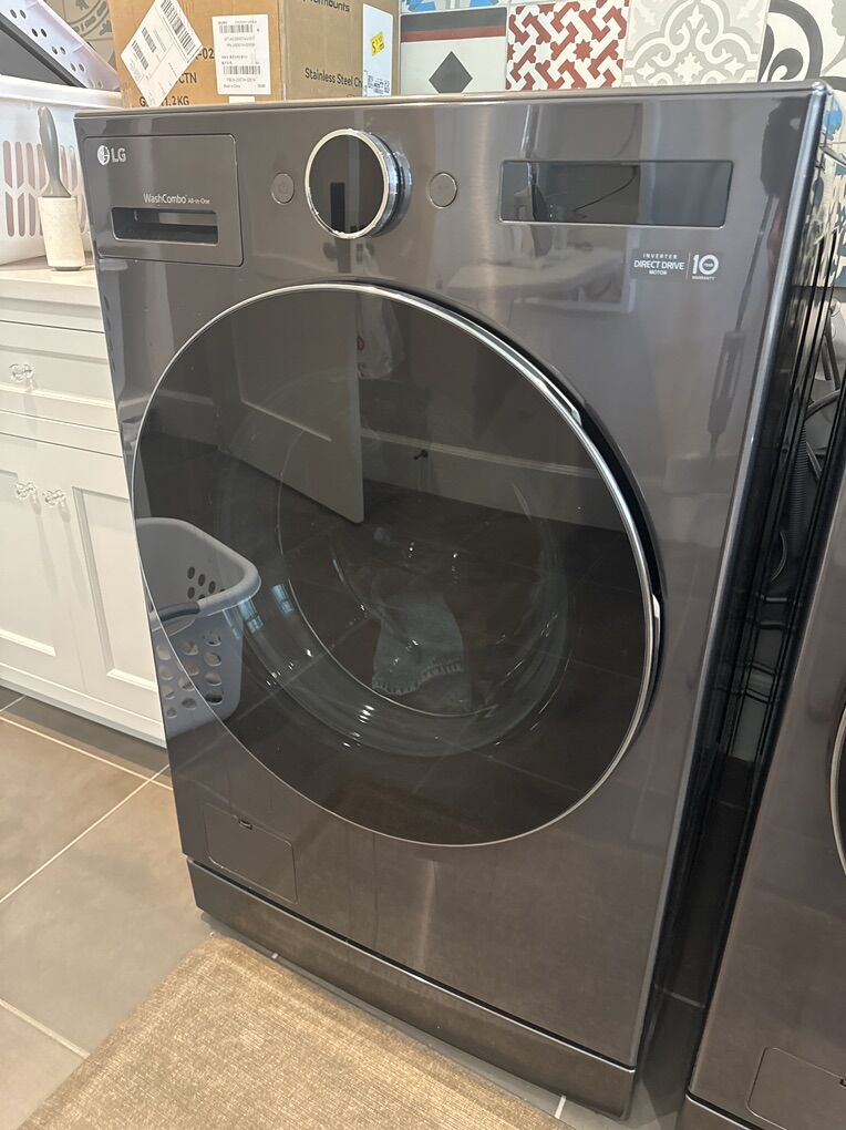 LG WM6998HBA Washer Dryer All In One