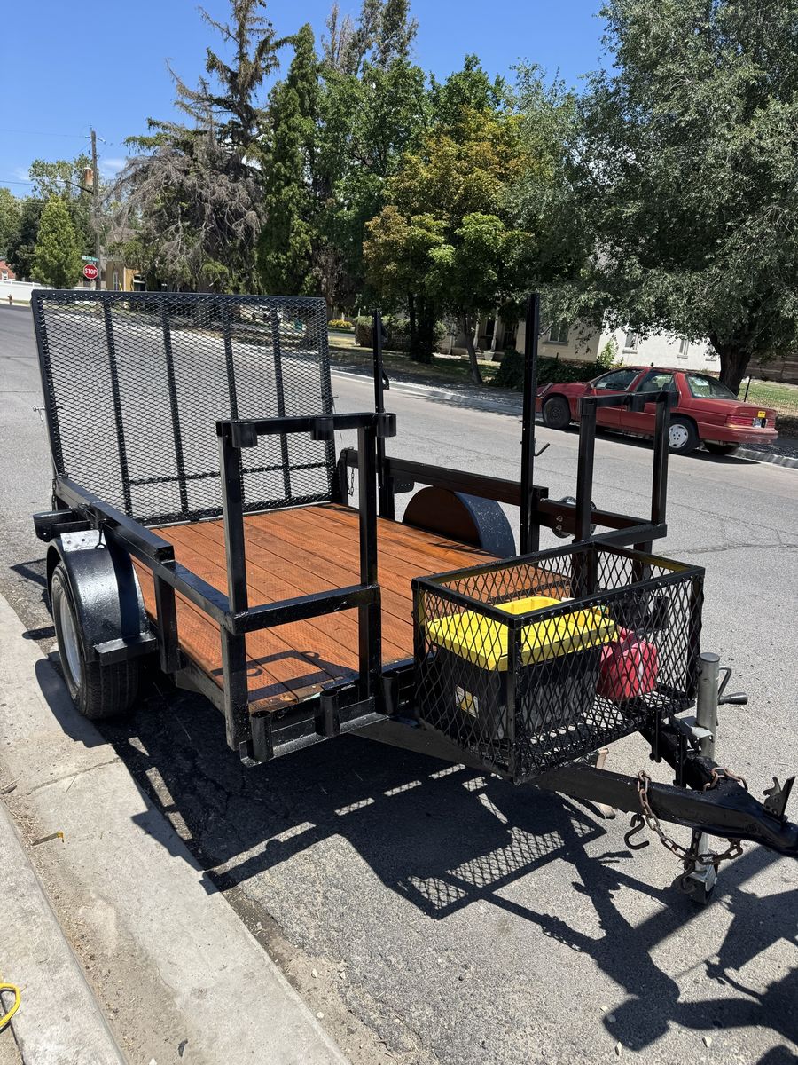 Mower utility Trailer with Wood Deck and Ramp, Great Condition