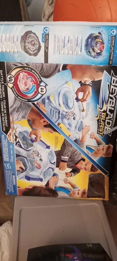 Beyblade burst arena