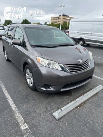 2015 TOYOTA SIENNA LE AAS