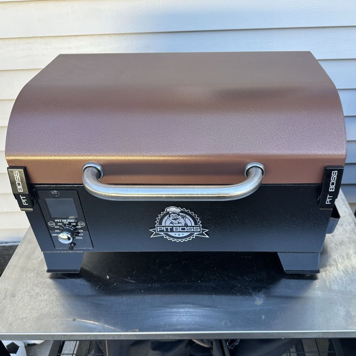 Pitboss Pellet Grill - tabletop portable copper series - PB150PPG - 256 sq in.