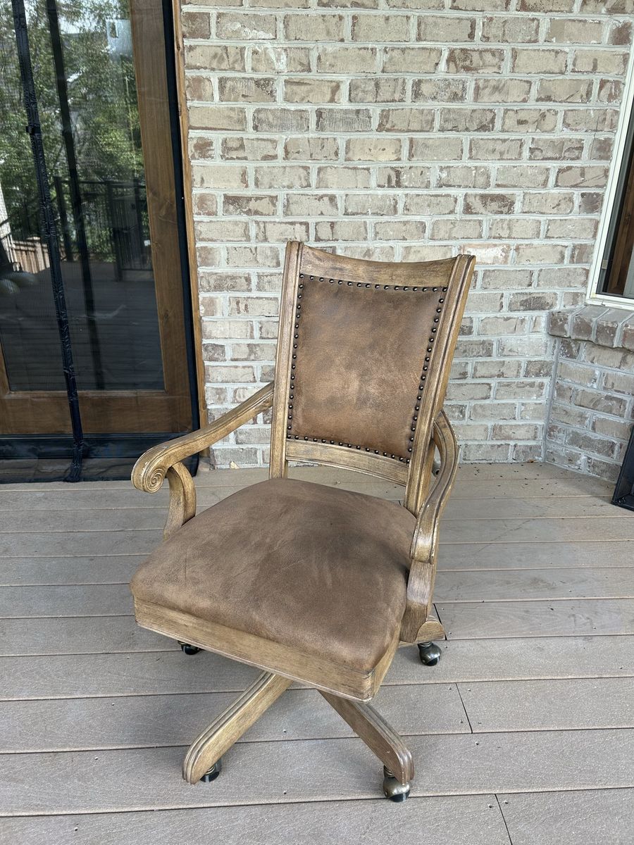 Rustic Executive Office Chair with Casters