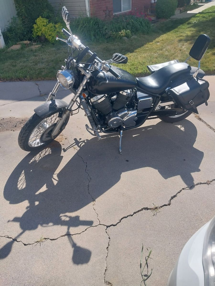 2002 Honda Shadow 750 – Runs Great (Extras Included)