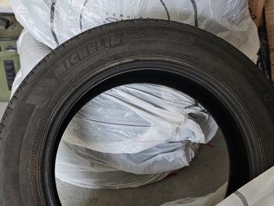 Michelin 225/60 R18 100H Premier LTX All-Season Tire - 18 inch, Blackwall, Long-Lasting Tread