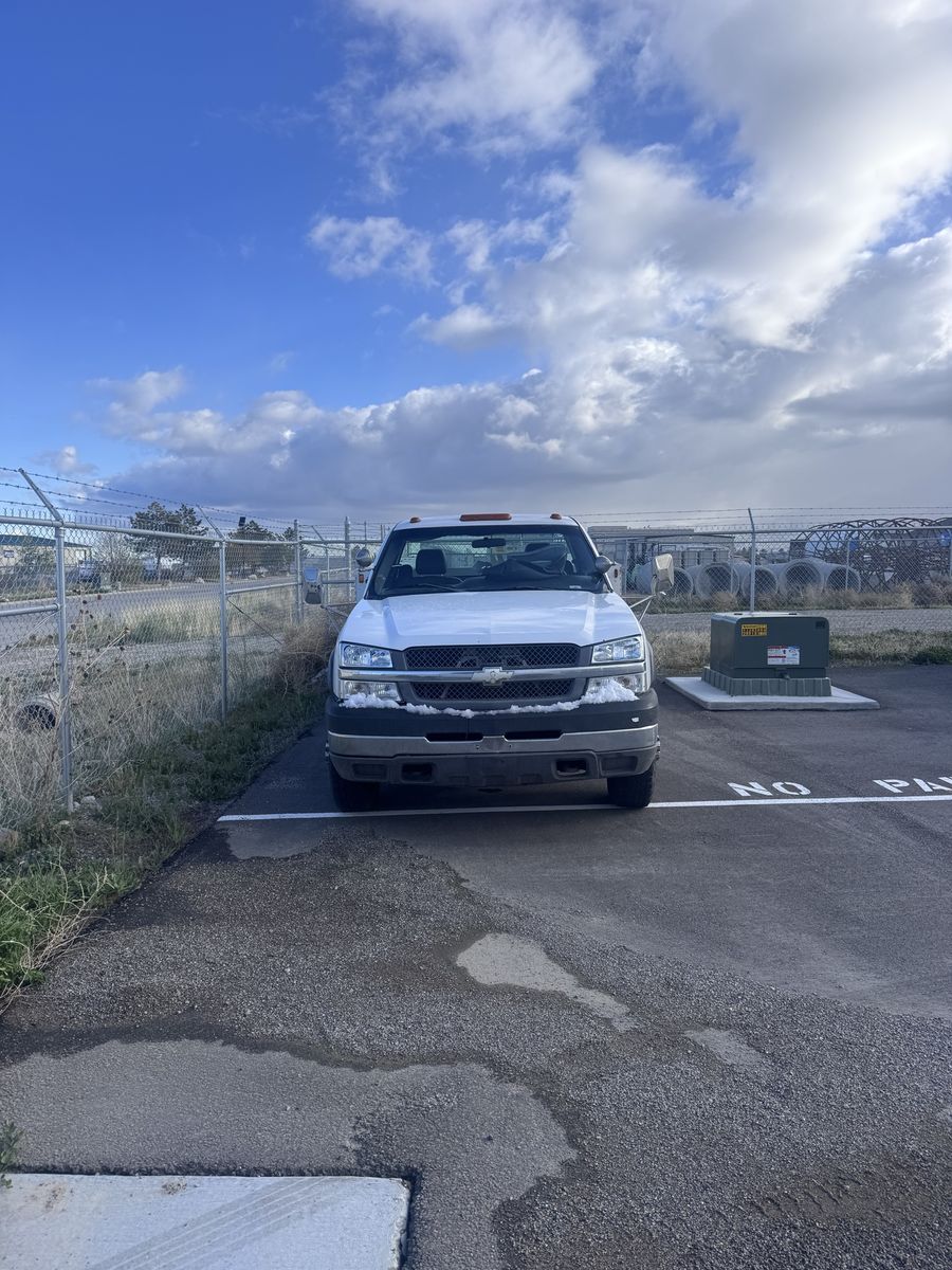 2004 Chevrolet 3500 service truck