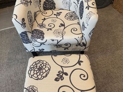 Free - small chair + ottoman