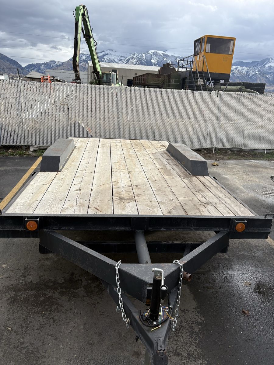 Custom heavy duty flatbed trailer