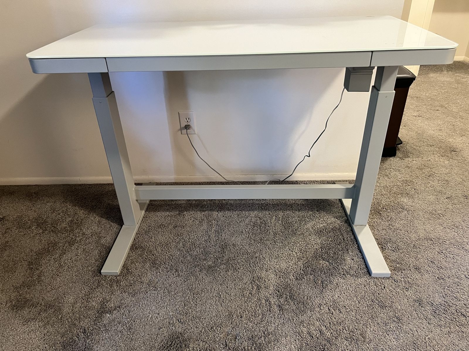 Tresanti Electric Adjustable Height Standing Desk - Glass Top with USB Ports