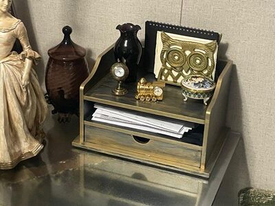 Desk organizer