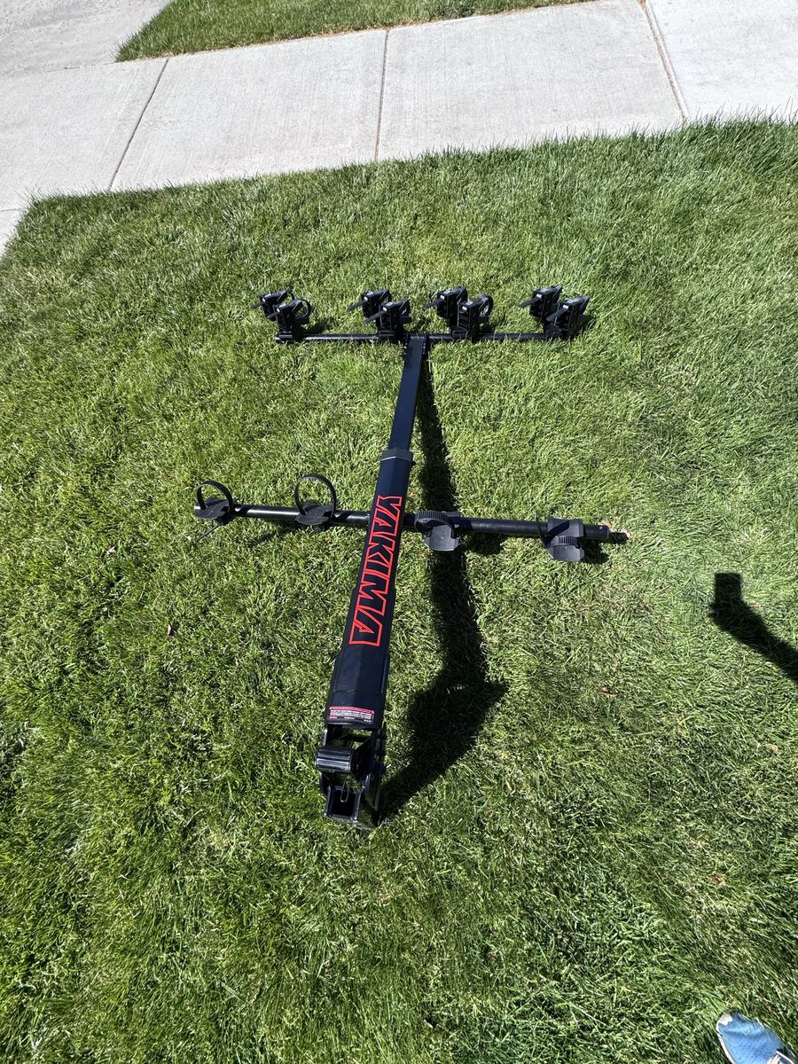 Yakima hangtight 4-Bike Hitch Mount Rack - Open but never used, Excellent Condition.
