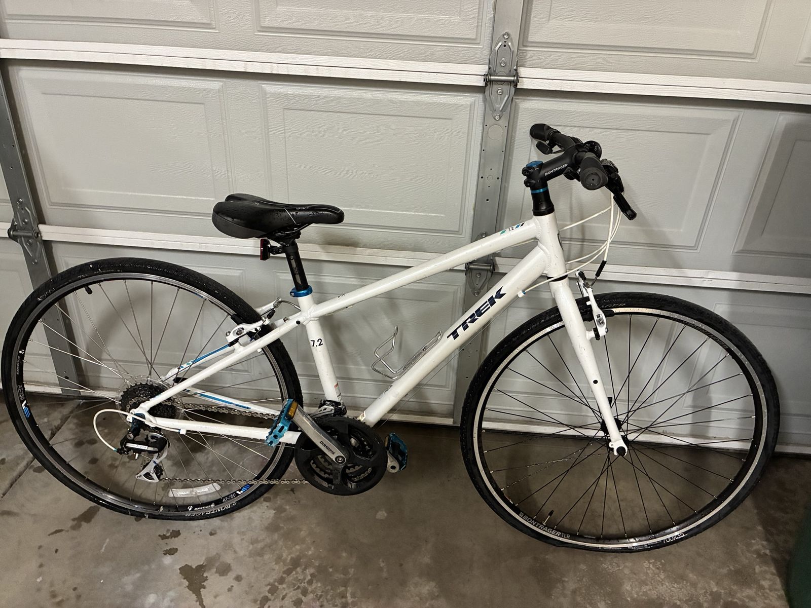 Trek 7.2 FX Hybrid Bike White Women's Specific Design Shimano Acera