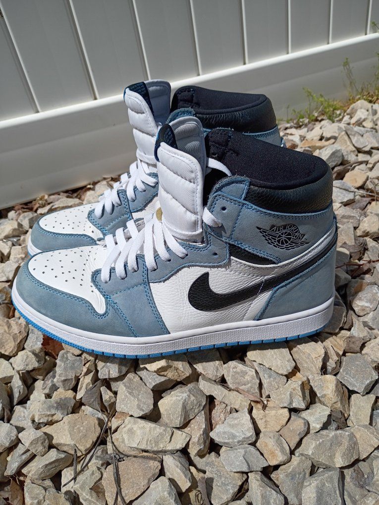Air Jordan 1 Mid Size 12