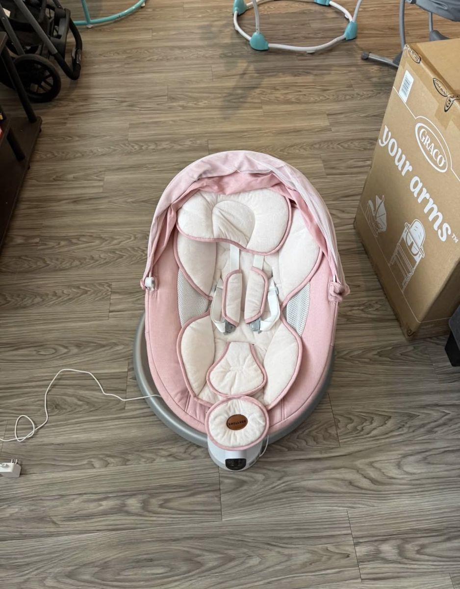 Smelluck Baby Bouncer Pink Baby Rocker Electric Swing with Remote - Excellent Condition