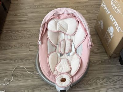 Smelluck Baby Bouncer Pink Baby Rocker Electric Swing with Remote - Excellent Condition