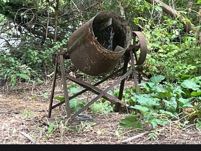 Cement mixer
