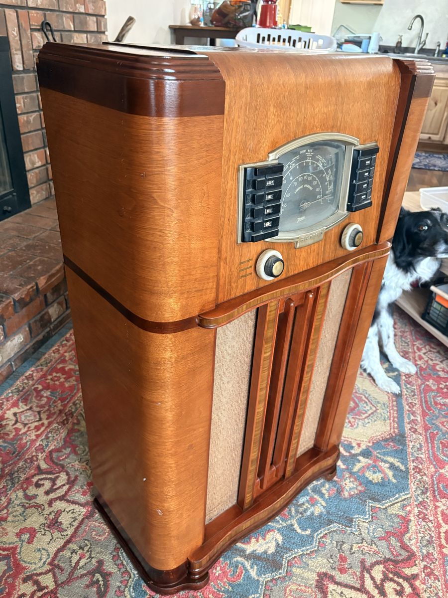 Antique Zenith Radio