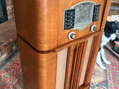 Antique Zenith Radio