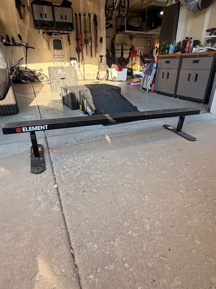 Element scooter/skateboard rail 