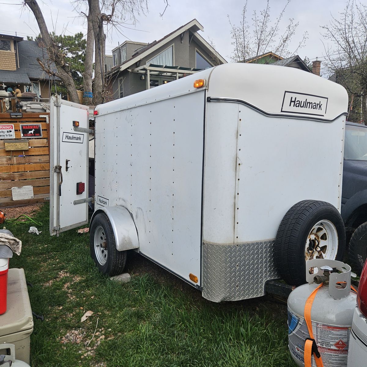 5x8' enclosed trailer