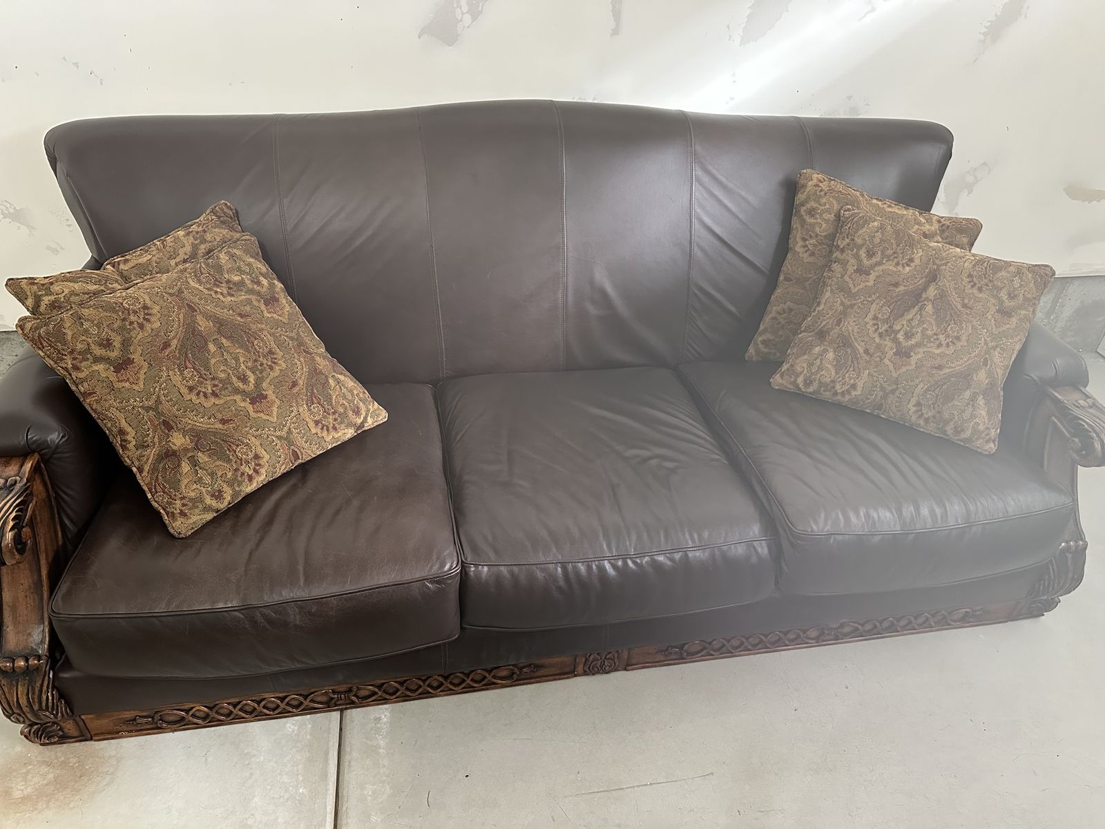 Like new leather couch