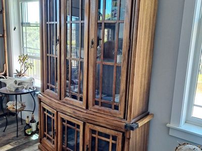 Elegant Oak Craftsman style Display Cabinet/China Hutch