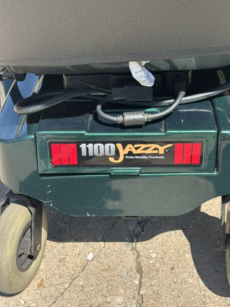Pride Jazzy 1100 Power Wheelchair NEW BATTERIES