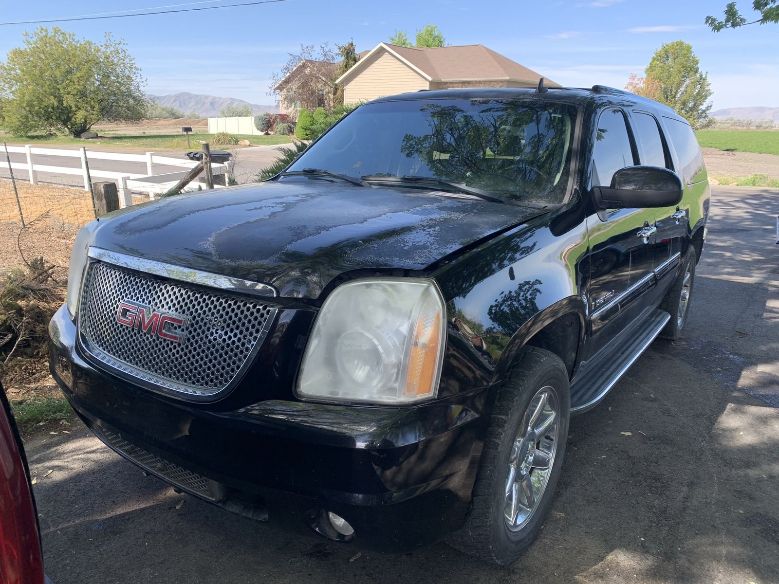 2008 GMC Yukon Denali XL *part out*