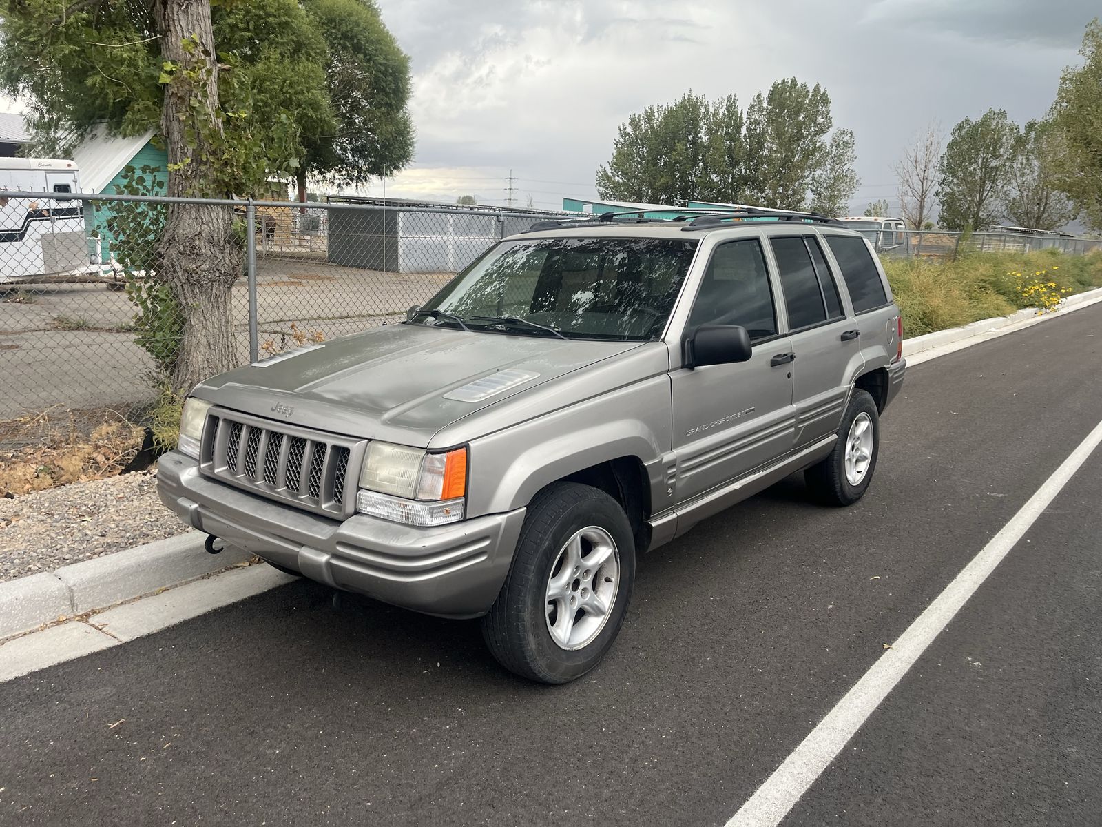 1998 JEEP GRAND CHEROKEE Limited