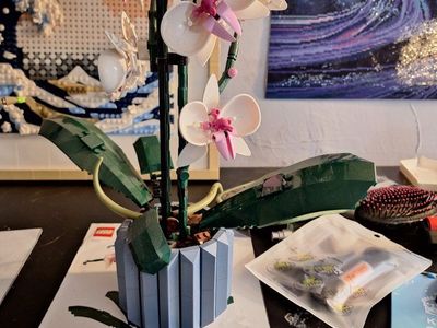 LEGO Creator Expert Orchid Botanical Collection Set 10311 - Fully Assembled Display Model