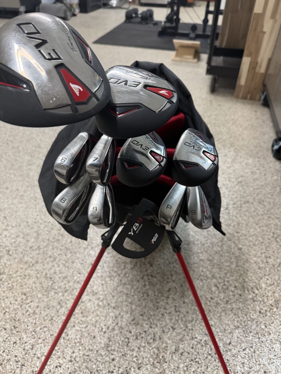 Complete Mens Right Hand Tommy Armour EVO golf set with bag used one month