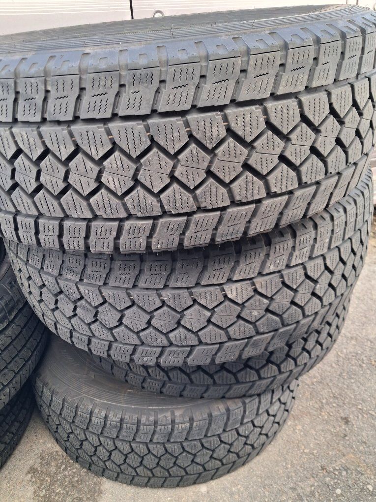 OPEN COUNTRY LT275/65R18 All-Season Studless Tires (Set of 4)