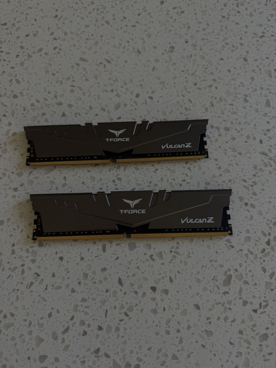 TEAMGROUP T-Force Vulcan Z 32GB (2x16GB) DDR4-3200 CL16 RAM Kit