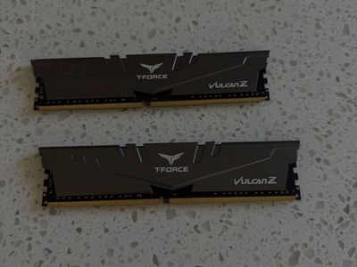 TEAMGROUP T-Force Vulcan Z 32GB (2x16GB) DDR4-3200 CL16 RAM Kit
