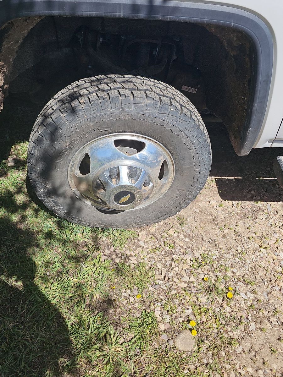 stock rims and tires 19 gmc 3500 dually