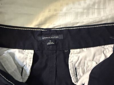 Tommy Hilfiger Women's Navy Blue Cotton Shorts Size 6 with Zipper Side Pocket