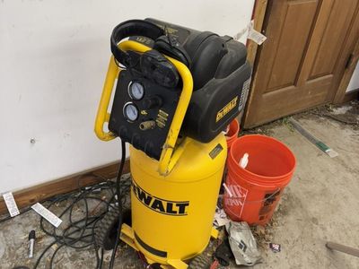 Dewalt 30 Gallon Vertical Air Compressor - 1.6 HP