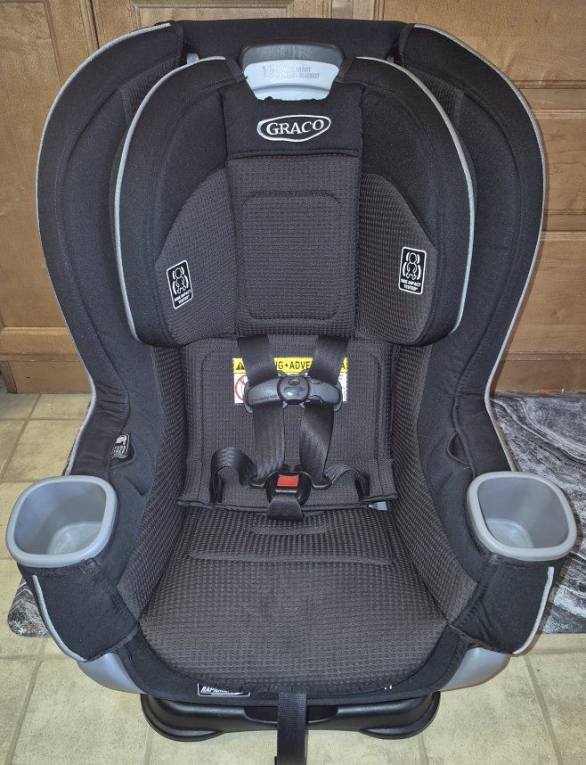 Clean! Graco Extend2Fit Convertible Car Seat Rear and Forward-Facing Baby Toddler