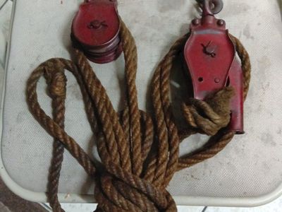 collectible Vintage Small Rope Pulley set Cool!