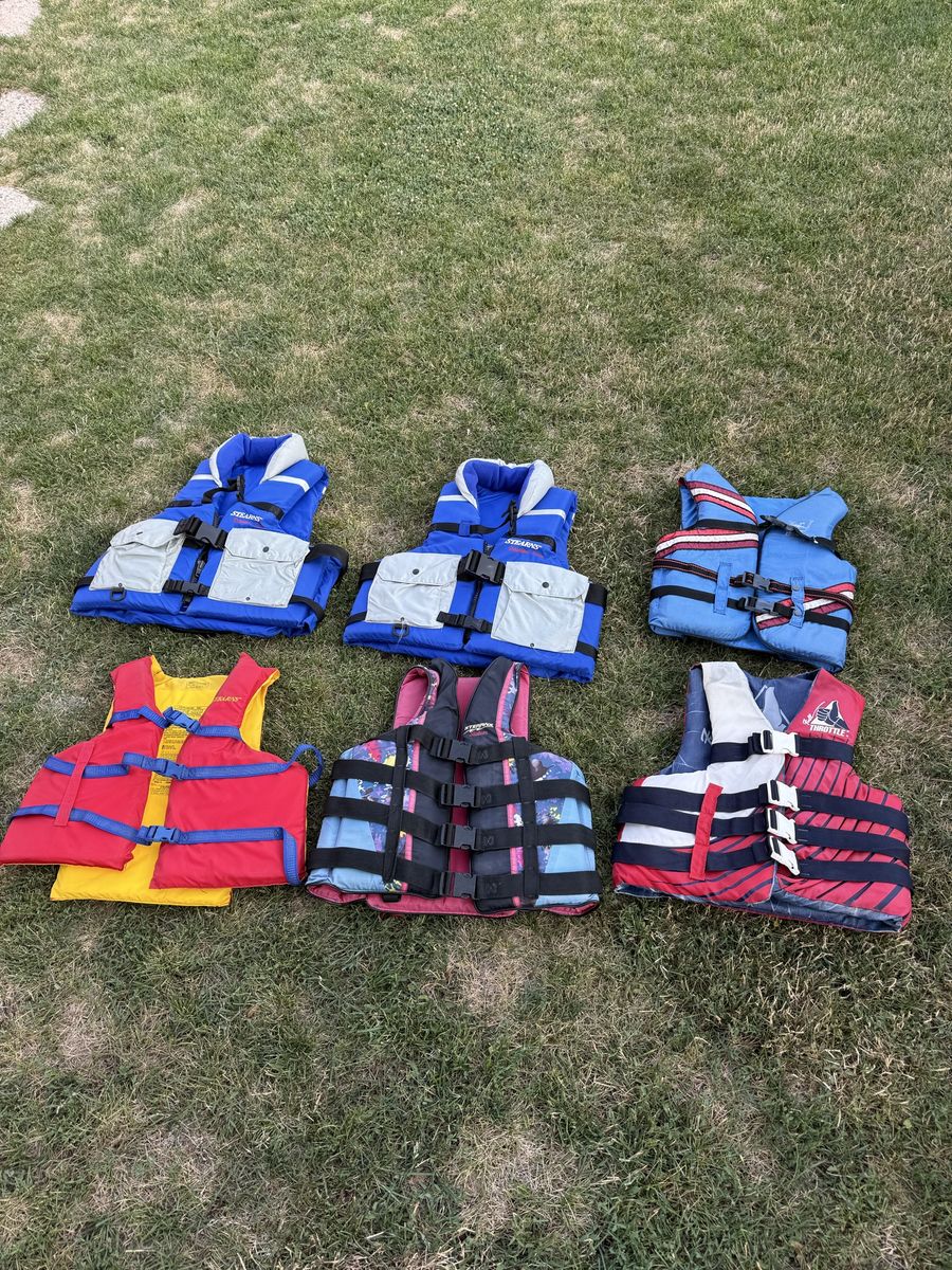 Assorted Adult Life Vests - Stearns, O'Brien & Full Throttle (Various Sizes)