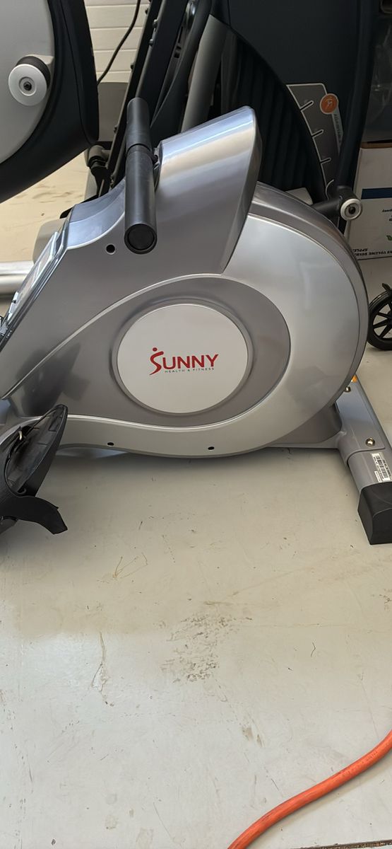 Sunny Health & Fitness SF-RW5801 Magnetic Rowing Machine