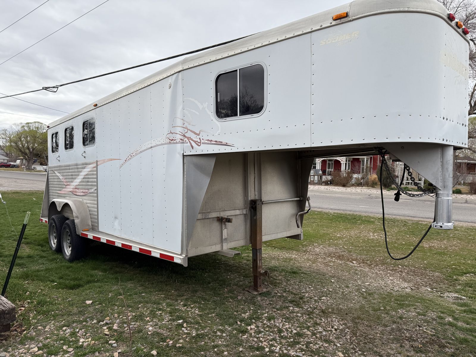 1998 Sooner Aluminum Horse trailer