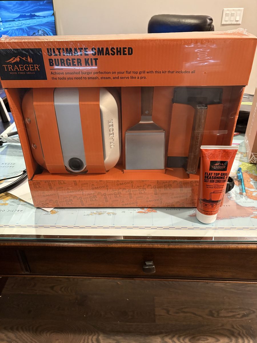 Traeger Ultimate Smash Smash Burger Kit and Traeger Seasoning and Conditioner both Brand new