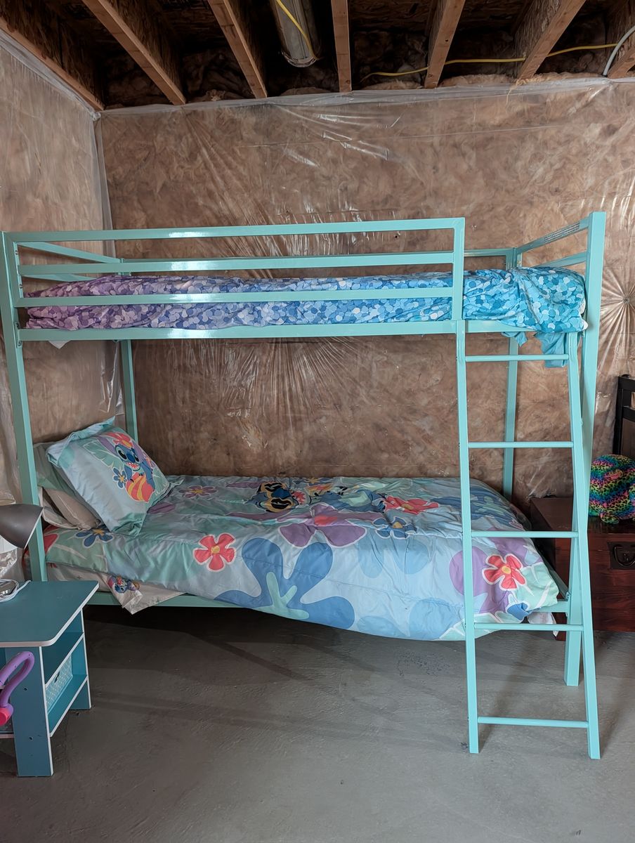 Bunk Bed with mattresses included