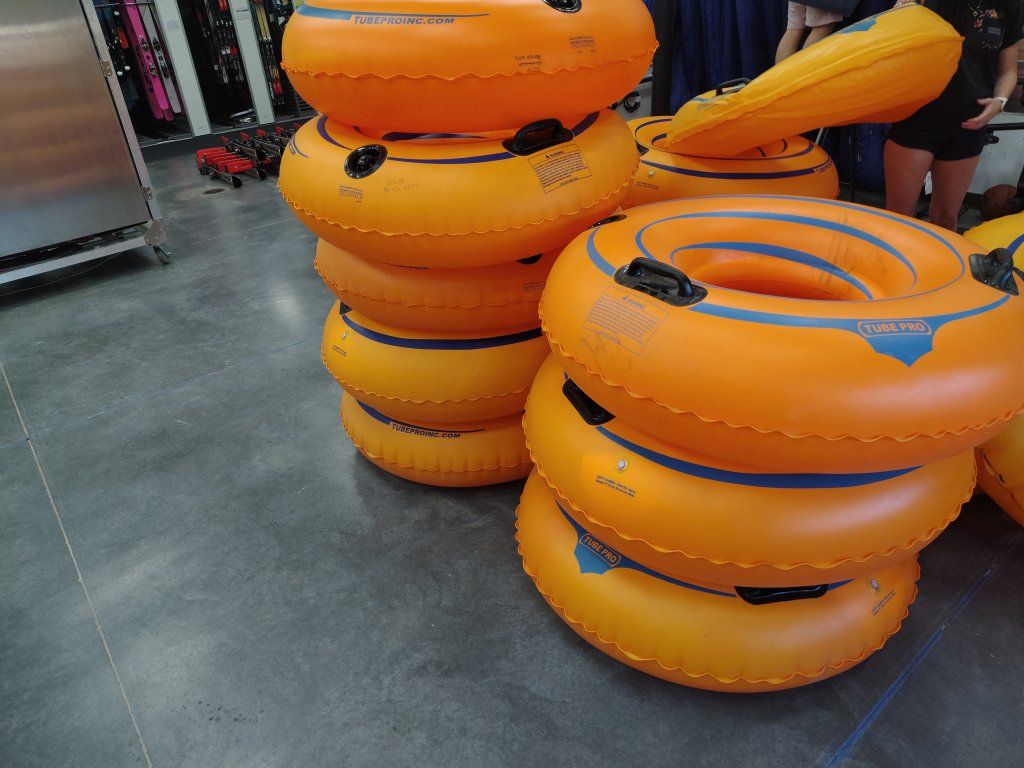 Floating Tubes