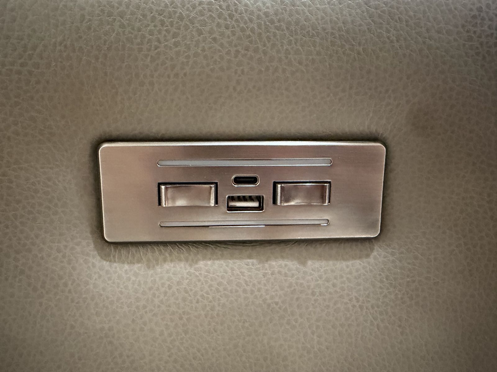 Main image 7