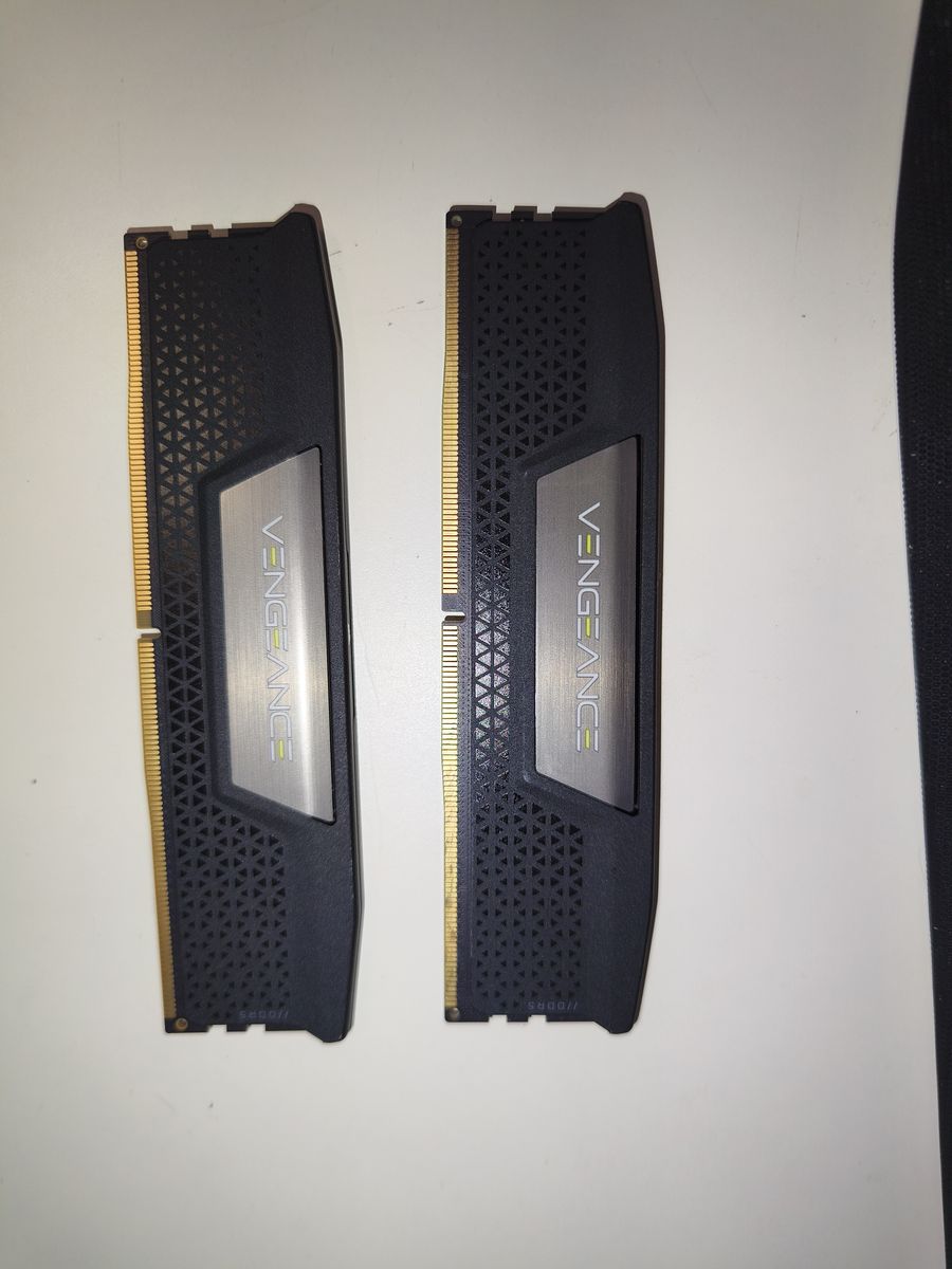 2x16GB Corsair Vengeance DDR5-5600